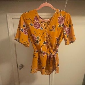 Sienna Sky cute yellow top!